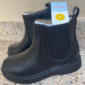 Girls ankle boots. Black, brand new. Size 1.